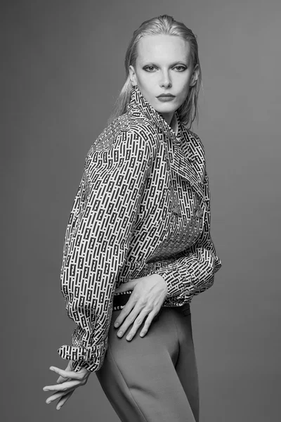Look 16